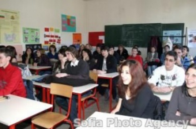 Откриват Националната олимпиада по информационни технологии