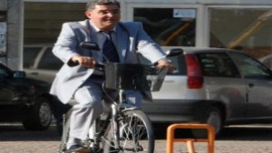 Кметът Божидар Йотов отиде на работа с колело