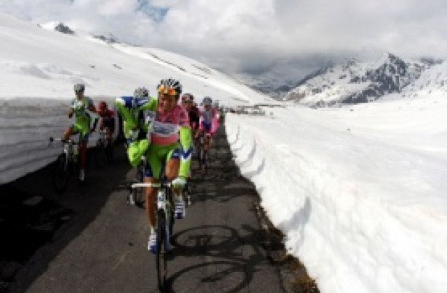 Басо продължава да води кръг преди края на Джиро Д'Италия