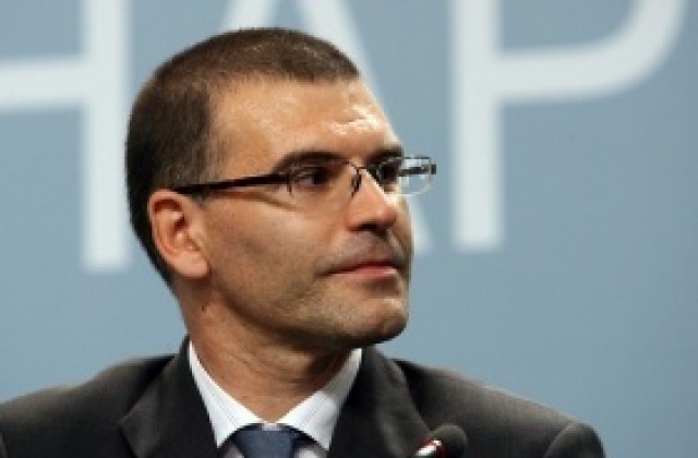 Дянков: Наблюдава се спад на безработицата и в Естония, и в България