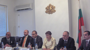 Стачката в Леденика продължава и утре