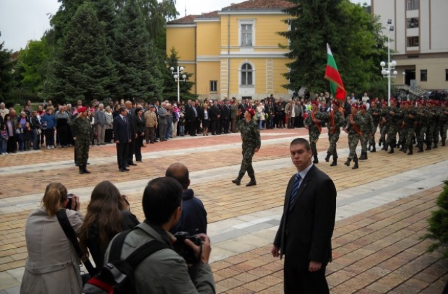 Георги Първанов пристигна във Враца