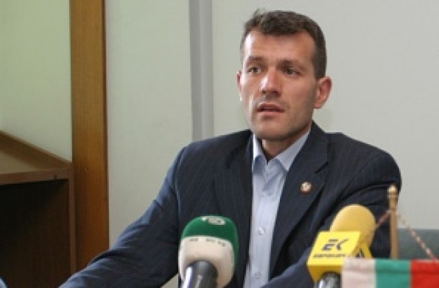 Нападнали Боян Расате