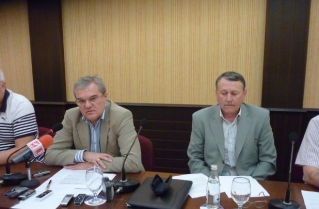 Р.Петков: Орежат ли бюджетите на общините, те няма да работят ефективно
