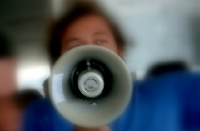 Кризите разпалват размирици, но опасността от войни спада