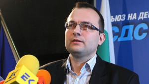 Сините подкрепят бюджета срещу гаранции за макрорамката през 2011а