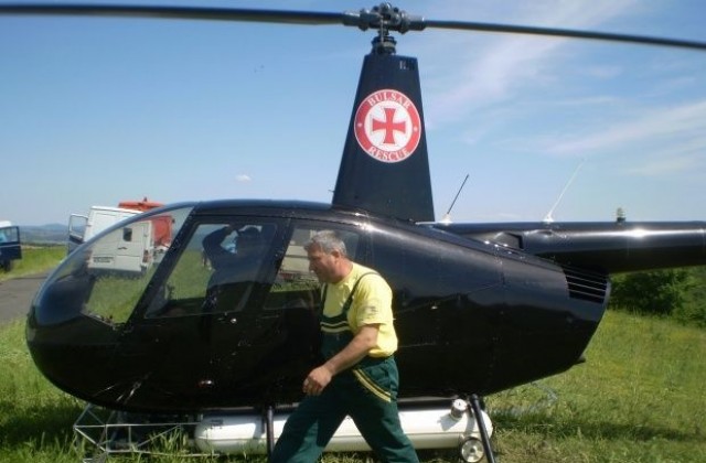 Потушиха огнището на скакалци в Струмяни, пускат вертолет в Петричко