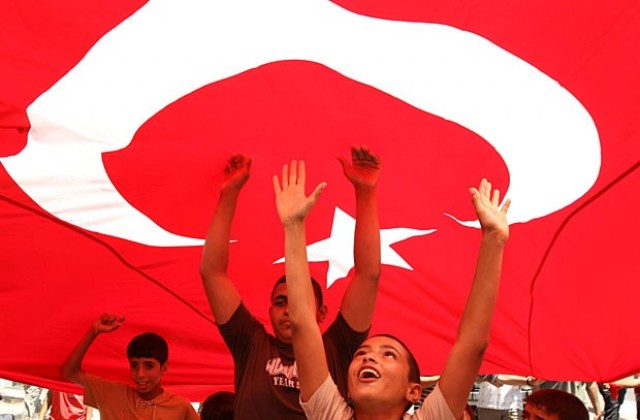 Турция се превръща в трън за САЩ