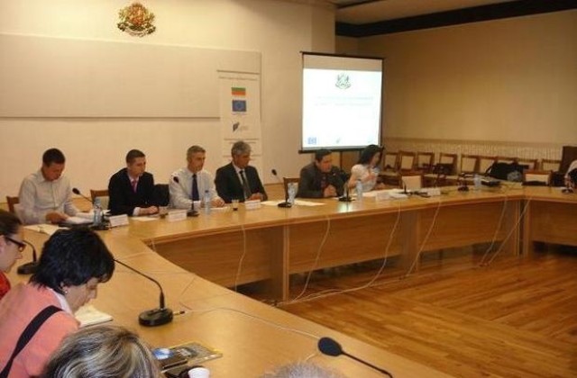 Информираха представители на бизнеса за достъпа до евро средства