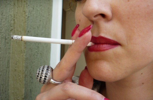 Трима глобени за пушене в общината