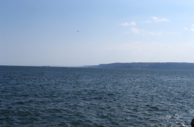 Медици обслужват все още неоткритите плажове