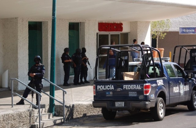 10 полицаи бяха убити в Мексико при нападение, свързано с нарковойната
