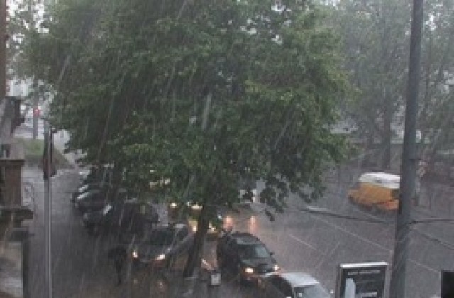 Градушката стресна, но не изплаши ЦСКА