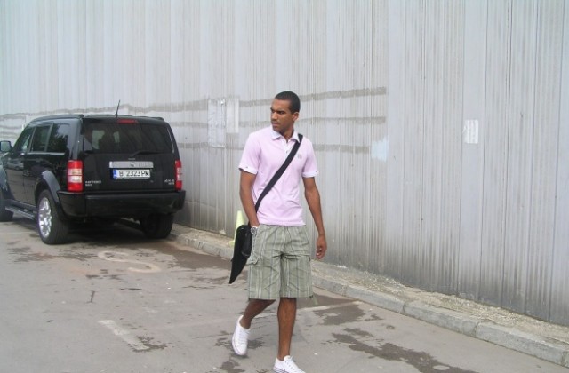 На “Тича” чакат вратар и офанзивен футболист