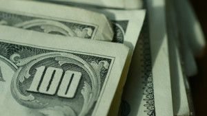 Милионерите във Варна намаляват