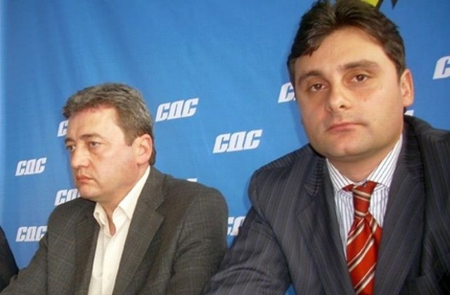 Лекар и юрист се борят за лидерския пост в СДС