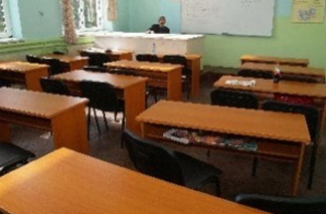 Боян Даскалов връчи дипломите на отличниците от СОУ Максим Горки