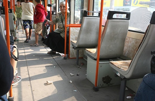 Заподозрените за побоя в трамвай №20 остават в ареста