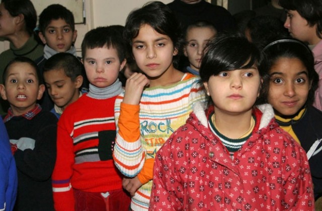 България иска да сложи край на практиката за изоставяне на деца