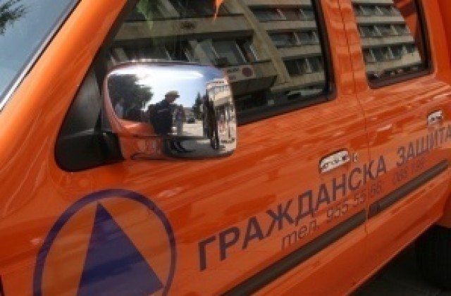 Част от мазилка падна от тавана на подлез