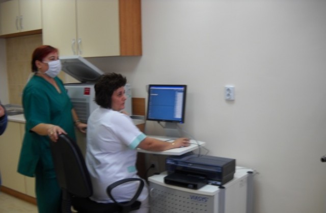 Режат заплати на медици, ако съкратят разходите на болниците