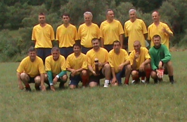 Футболните ветерани от Кюстендил спечелиха турнира в Банище