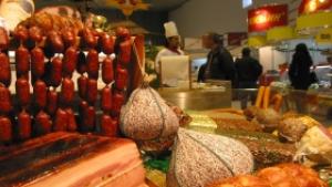 След млечните продукти погват и колбасите
