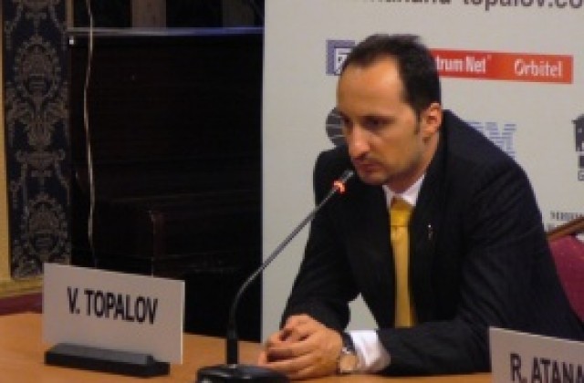 Топалов: Почивам си с мачовете от световното