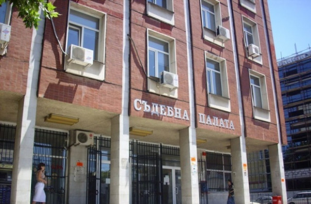 Брат и сестра получиха 23 години затвор за грабеж и убийство на старец
