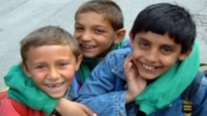 Деца от улицата празнуваха рожден ден