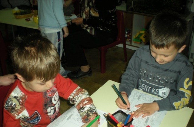 Работилница Мъничета- умничета забавлява децата в Дряново