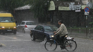 4 л квм се изляха във Варна за около час