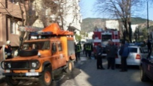 Цистерна разля 23 тона натриева основа в района на Капитан