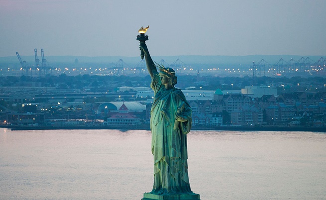Няколко интересни факта за Статуята на Свободата, открита точно преди 120 г.