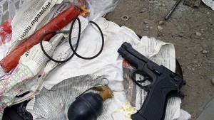 Откриха взривно вещество в паркиран автомобил