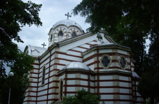 Духовници от три православни църкви служат за здраве в Добрич
