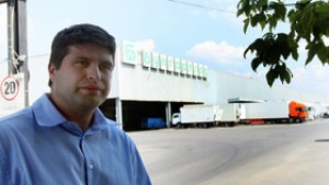 Данъчни бдят по тържищата
