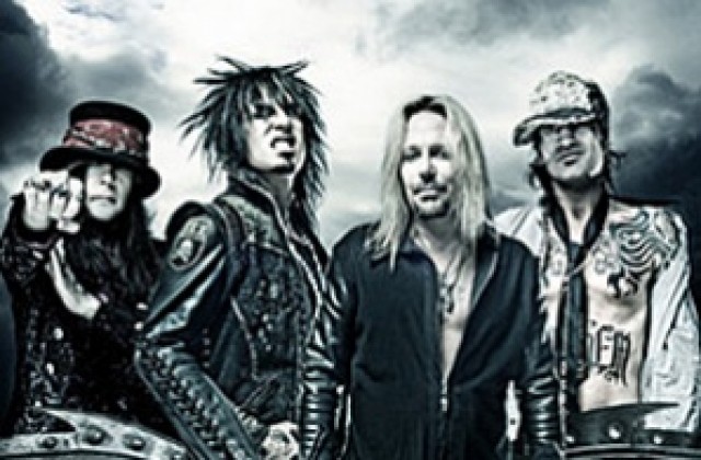 Арестуваха вокалистът на Motley Crue, карал пиян