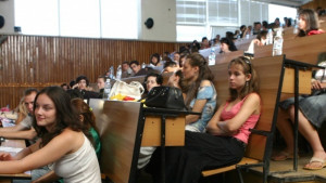 Колежът по туризъм остава в сградата на Музикалното училище