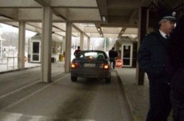 Петима нелегални емигранти задържани от граничните полицаи в Свиленград