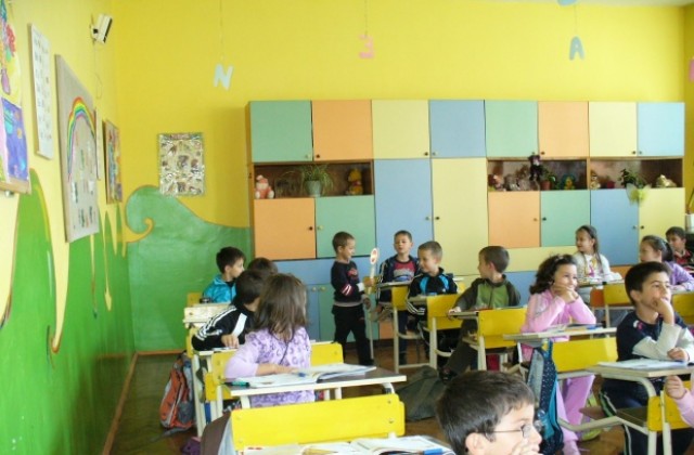 Голям интерес към директорските постове на училища в Дупница, Бобов дол и Джерман