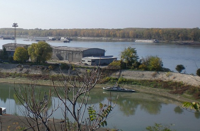 С по сантиметър на всеки три часа се покачва Дунав край Лом