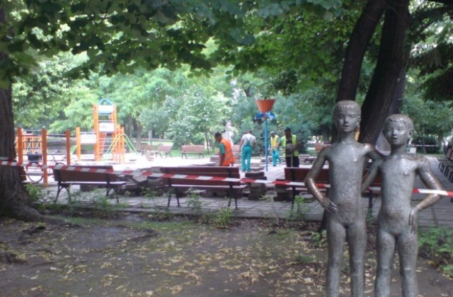Забавя се откриването на детската площадка в Цар-Симеоновата градина