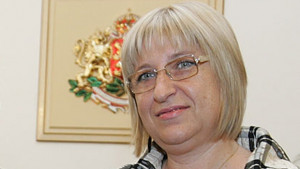 Цачева преговаря да отпаднaт трудовите ограничения за българи в ЕС