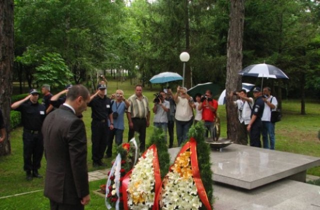145 загинали полицаи за 20 години. Акция Плямпачите - защо не?
