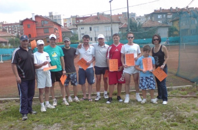 Наско Апостолов спечели турнира по тенис на корт в Кюстендил