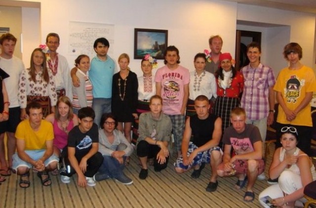 Ученици от Тръстеник участваха в младежка среща в Турция