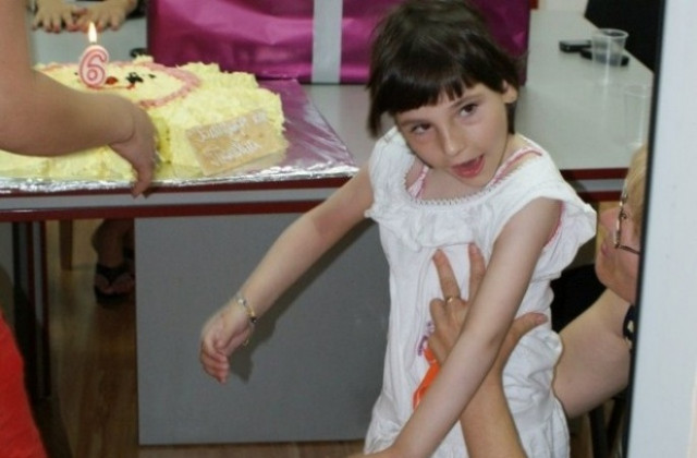 Татяна може да проходи! Помогнете!