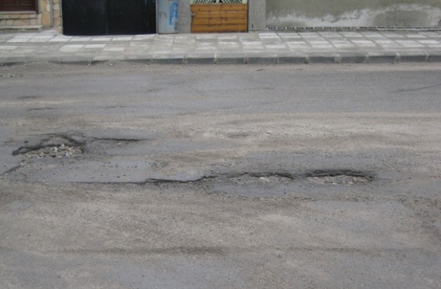 Приоритет са ремонтите на пътя Кюстендил-Дупница и Сапарева баня-Овчарци