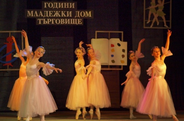 Дъжд от награди за младежи от Търговище